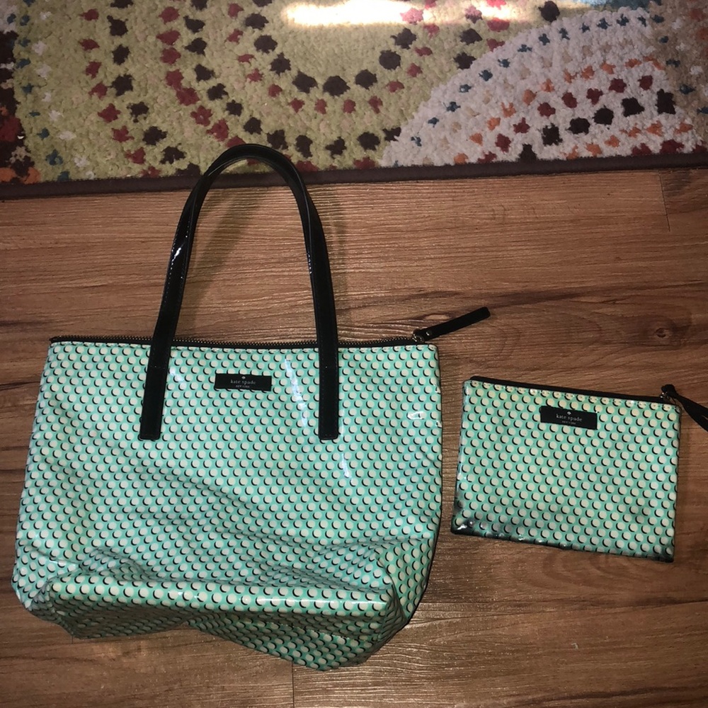 Med size new Kate spade bag with matching clutch